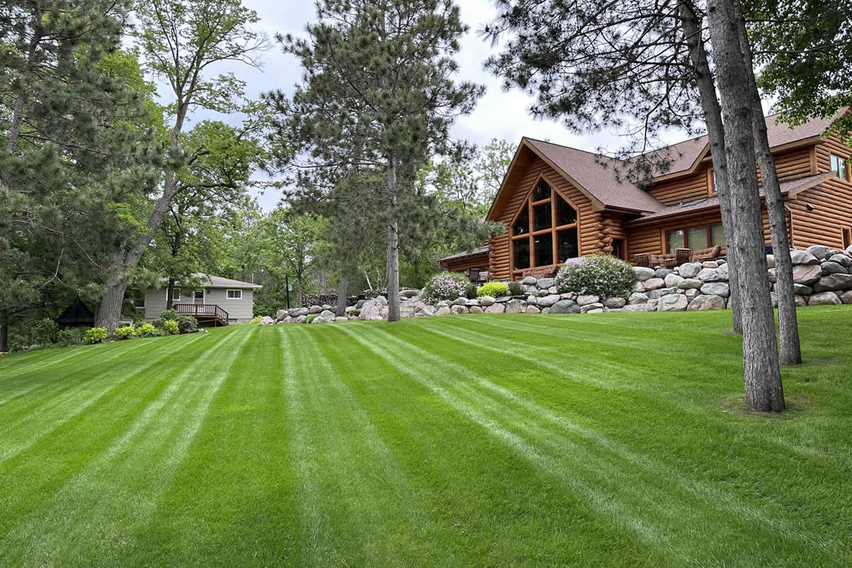 Lawn mowing service in Fargo